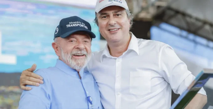 Lula entrega ônibus escolares do Novo PAC em Sete Lagoas (MG) e reforça investimento na educação básica