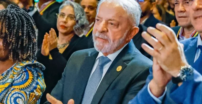 Lula acusa potências mundiais de 'colonizar outra vez' minerais críticos e terras-raras