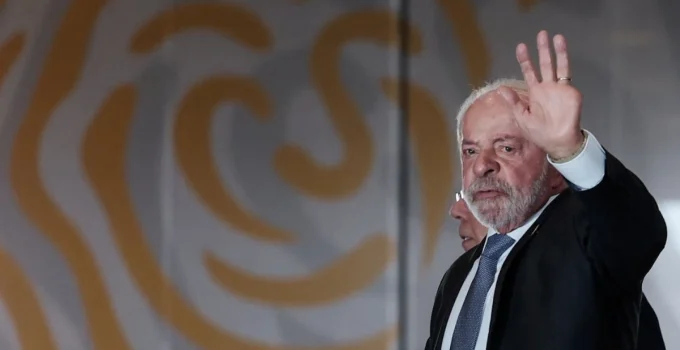 Lula pressiona PT a renovar bancada e busca rostos jovens para enfrentar o bolsonarismo