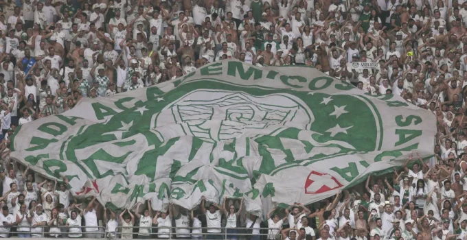 Comerciantes do Allianz Parque bancam tapumes de R$ 8 mil para evitar tumulto na final da Libertadores e faturar com Black Friday