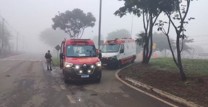 Motociclista morre após grave acidente com árvore em avenida de Patos de Minas, Triângulo Mineiro