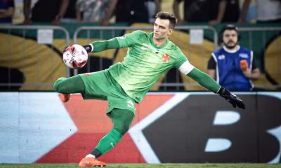 Vasco Leiloa Camisa de Léo Jardim para Ajudar Vítimas das Chuvas em Minas Gerais