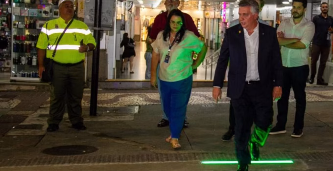 BH Inova em Travessias: LEDs no Chão e Contadores Regressivos Buscam Reduzir Atropelamentos no Centro