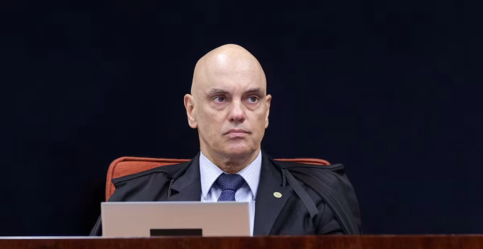 Moraes impõe nova vistoria em veículos de Bolsonaro que já gerou atrito com Michelle