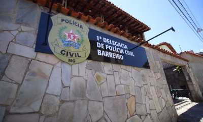 Quase 400 armas, incluindo fuzis, somem de delegacia em BH e reaparecem em mãos criminosas