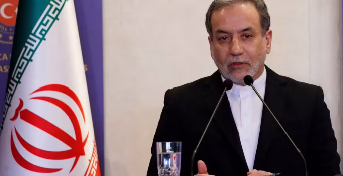 Israel retira chanceler e presidente do Parlamento do Irã de lista de alvos a pedido do Paquistão para viabilizar negociações de cessar-fogo