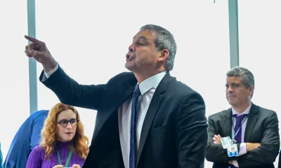 Troca de ofensas marca leitura de relatório da CPMI do INSS; deputados trocam acusações graves