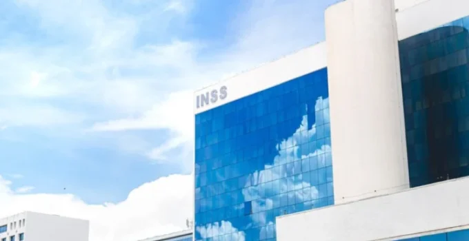 PT envia relatório alternativo da CPMI do INSS para PF e STF após rejeição do texto principal