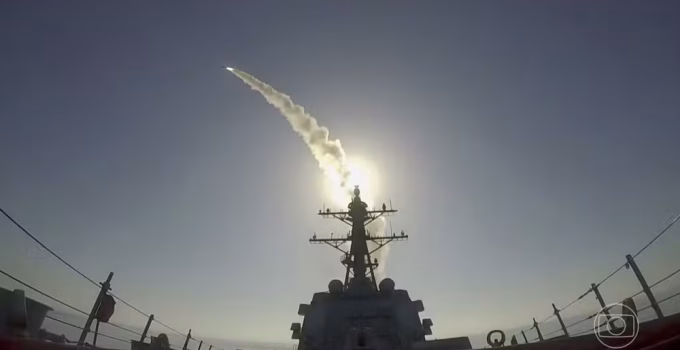 Tensões no Oriente Médio Escalada: EUA Dobram Tropas e Irã Promete Reação Forte