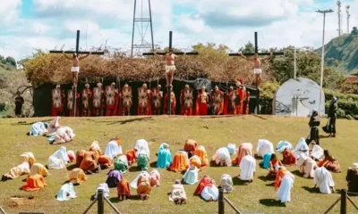 Ipatinga revive tradição com encenação da Paixão de Cristo no Parque Ipanema; evento completa mais de duas décadas