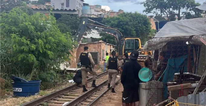 Demolição de Casas para Expansão do Metrô de BH Gera Protesto e Acusações de Irregularidade no Nova Gameleira