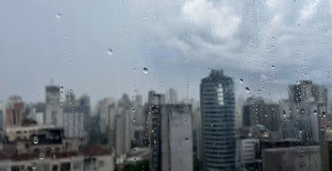 Belo Horizonte inicia abril com alerta de chuva forte e temperaturas amenas