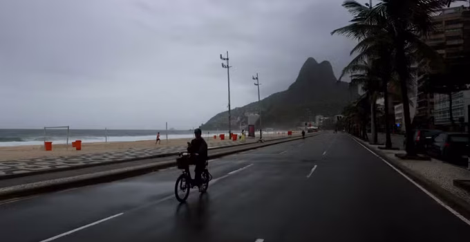 Anticiclone em alto mar traz chuva de quinta-feira santa para Minas Gerais; Veja previsão detalhada
