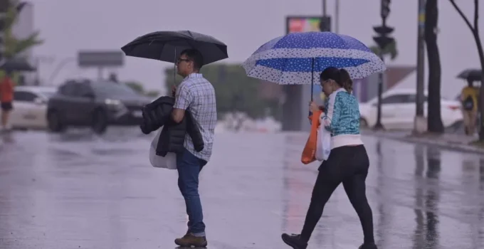 Chuva e Ventania em BH: Defesa Civil Alerta para Pancadas Fortes Nesta Quinta-feira; Mínima Chegou a 17,3°C