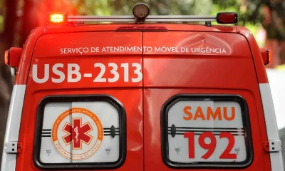 Carro e motos batem e bloqueiam trânsito na Eugênio Pacelli, ligação entre BH e Contagem