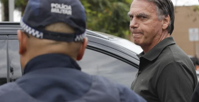 Alerta da Abin: Risco de 'novo 8 de Janeiro' em 2026, mesmo com Bolsonaro preso, aponta inteligência brasileira