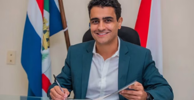 JHC renuncia à prefeitura de Maceió para disputar governo de Alagoas ou vaga no Senado