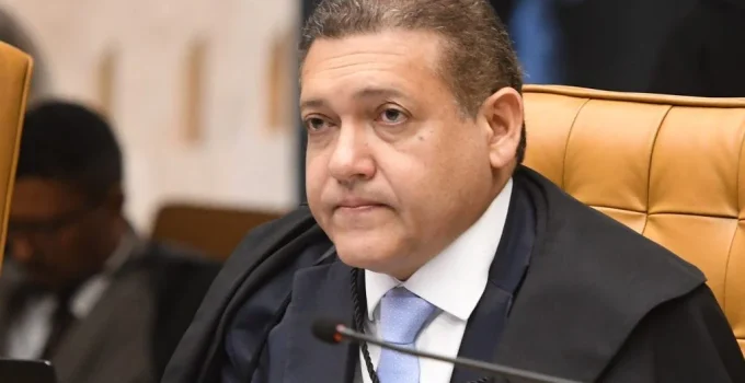 Nunes Marques confirma viagem em avião de empresa ligada a Daniel Vorcaro e alega convite de amiga