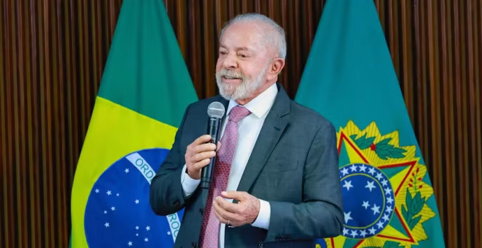 Lula busca reverter quadro de endividamento com novo programa, após promessa de campanha não cumprida