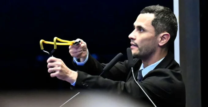 Gleidson Azevedo, irmão gêmeo de Cleitinho, vira opção para vice de Simões em 2026; Novo se irrita