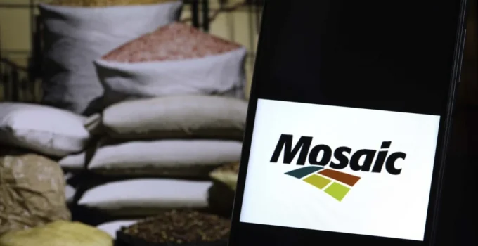 Mosaic Paralisa Minas de Fosfato em Araxá e Patrocínio e Põe Ativos à Venda em Minas Gerais