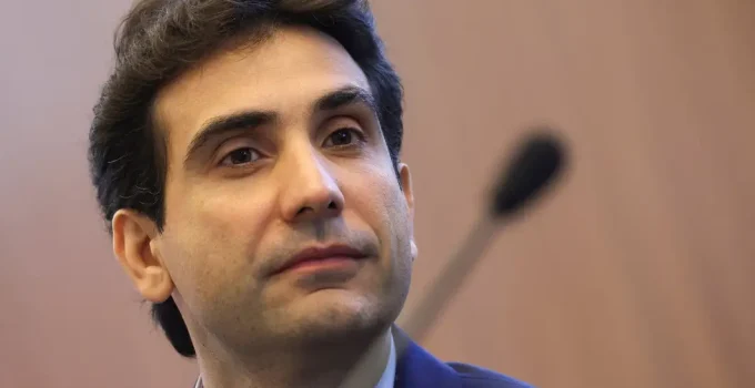 Galípolo irrita Planalto ao não culpar Campos Neto em depoimento na CPI do Banco Master