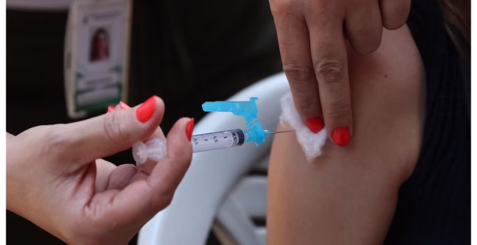 Belo Horizonte: Dia D de Vacinação Contra a Gripe Neste Sábado Amplia Acesso em 153 Postos e Locais Especiais