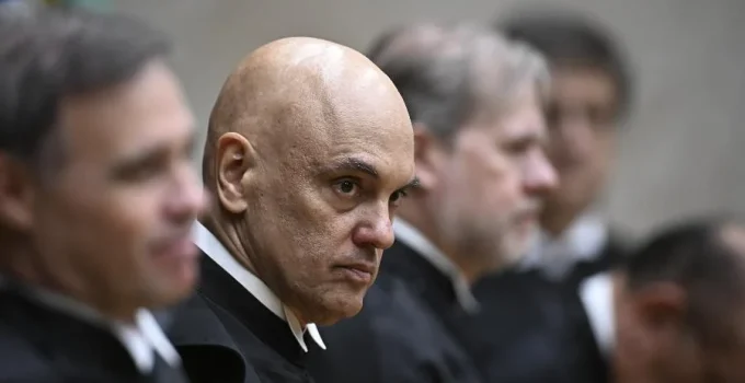 Juristas debatem se Moraes deveria se declarar impedido em caso Master