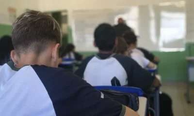 Minas Gerais Lança Programa "Evolução Jovem": Carteira Assinada e Salário para Estudantes da Rede Pública