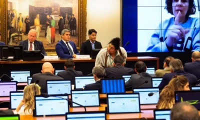 Relator da CCJ na Câmara vota contra cassação do mandato de Carla Zambelli, citando "dúvida" e "perseguição política"